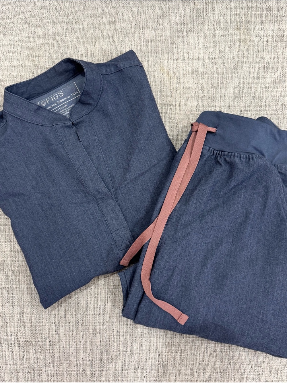 Figs Women's Scrub Set with rose Drawstring (USED)
